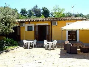 Azienda Agrituristica Le Chiuse *