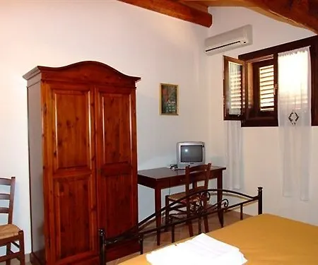 Azienda Agrituristica Le Chiuse Hotel *