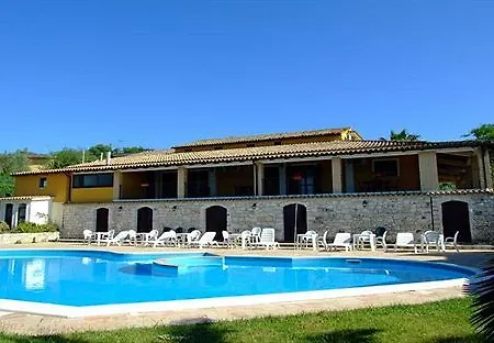 Hotel Azienda Agrituristica Le Chiuse *