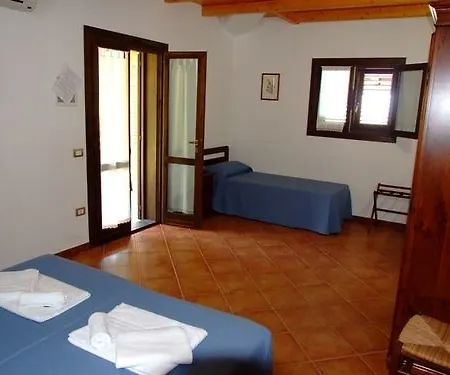 Azienda Agrituristica Le Chiuse Hotel *